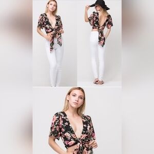 NOA ELLE small black and pink floral crop top